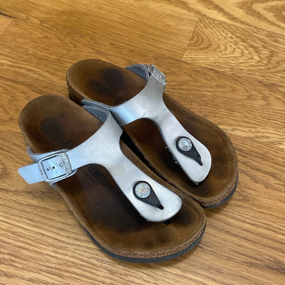 Girls Birkenstock Silver Sandals Size Size 13/13.5